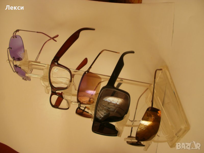 Един брой  прозрачна плексигласова стойка за очила, снимка 1