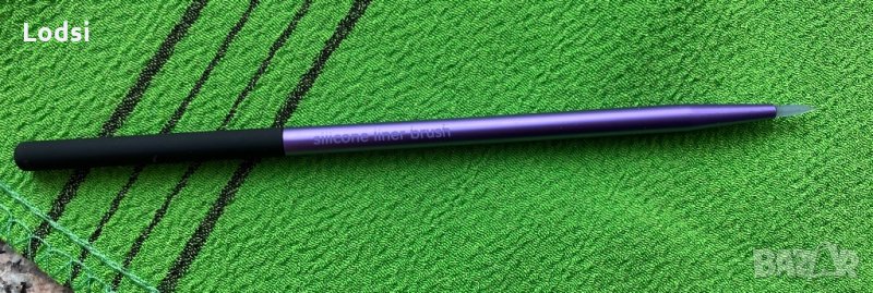 Силиконова четка за очна линия Real Techniques, снимка 1