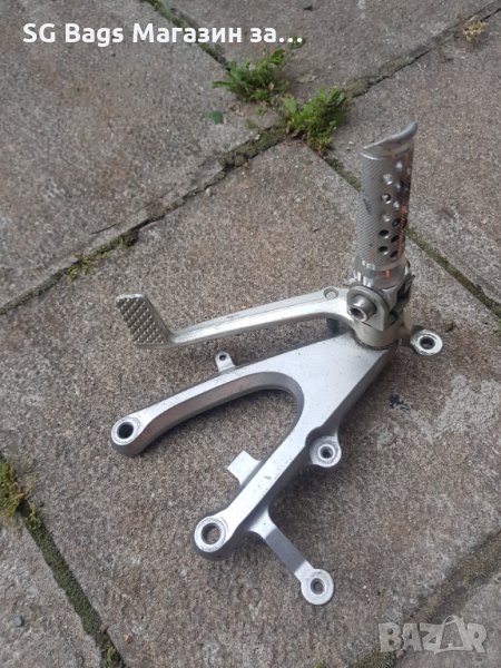 Yamaha r1 2004-2006 дясна степенка с конзола, снимка 1