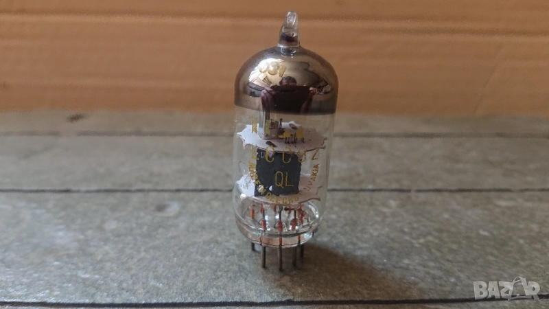 Радиолампа TESLA ECC82. , снимка 1