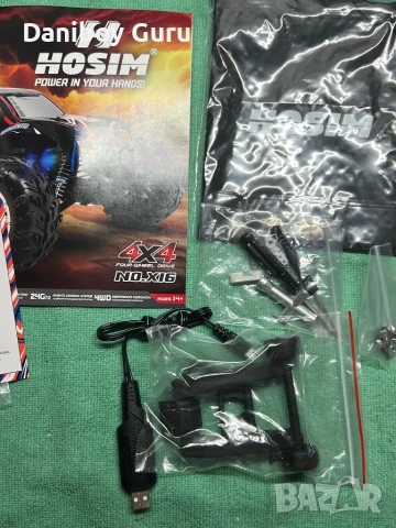 Hosim X 16 безчетков RC Cars 1:10 Високоскоростен 68+KM автомобил с дистанционно  4WD Off Road, снимка 13 - Коли, камиони, мотори, писти - 51116902