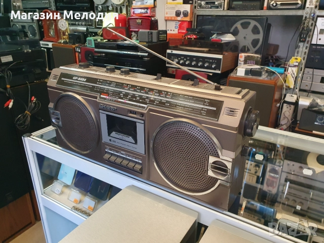Радиокасетофон SHARP GF-5454 В перфектно техническо и много добро визуално състояние., снимка 3 - Радиокасетофони, транзистори - 51769782