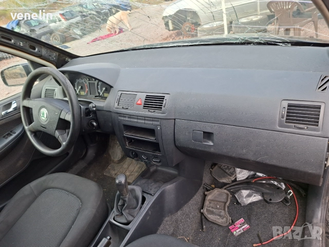 Шкода Фабия 1.0 3цил. На Части, снимка 4 - Автомобили и джипове - 52899257