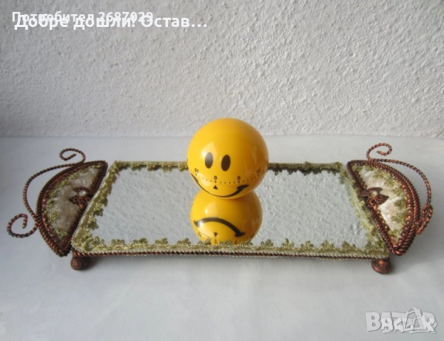 Огледала:   Старо огледало кръгло, тоалетка лукс, друг поднос , снимка 6 - Антикварни и старинни предмети - 32730162