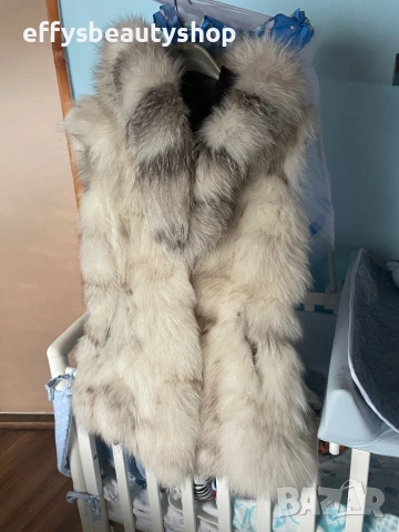 Елек от сребърна лисица с качулка