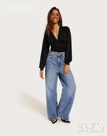 СТРАХОТЕН черен топ, снимка 1