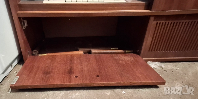 Радиограмофон Лира 10, снимка 2 - Грамофони - 52828972