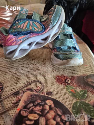 Skechers светещи маратонки 24 номер, снимка 6 - Детски маратонки - 53594031