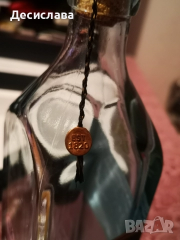 Бутилка синьо Джони с две чаши, снимка 3 - Колекции - 53002046