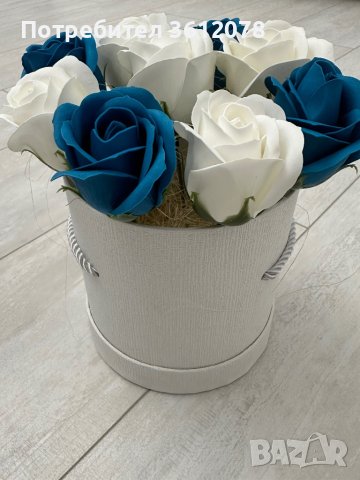 Кутия с ароматни сапунени цветя, снимка 1 - Подаръци за жени - 43061316