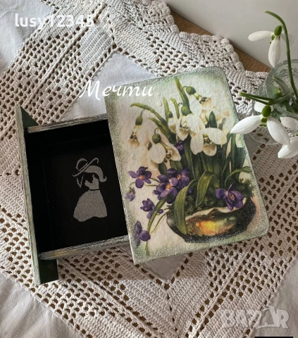 Кутия книга и свещник-Букет от кокичета и теменужки!, снимка 3 - Декорация за дома - 43968088