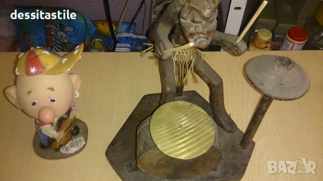 Ретро скулптури малки