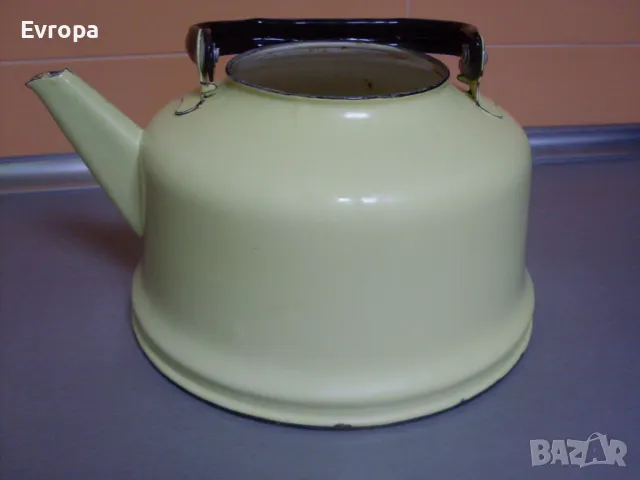 Стар класически емайлиран чайник- 3литра., снимка 4 - Съдове за готвене - 46451987