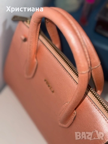 Оригинална чанта Furla, снимка 8 - Чанти - 53383862