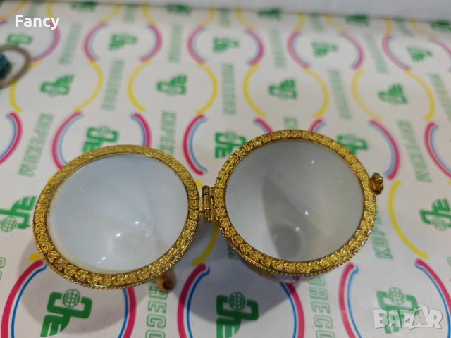 Порцеланова кутия за бижута яйце, снимка 8 - Антикварни и старинни предмети - 52469062