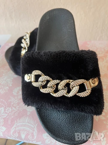 Готини чехли с верижка 