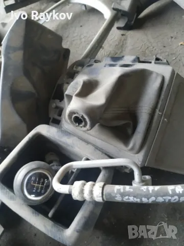 Плафон , топка скорости, облицовка Mazda 2 , 2017г , снимка 2 - Части - 47721447