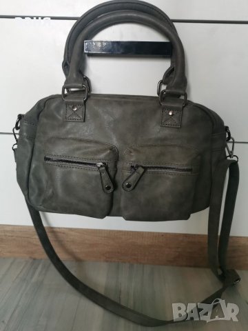 Нова! Сива кожена чанта. , снимка 2 - Чанти - 34137866