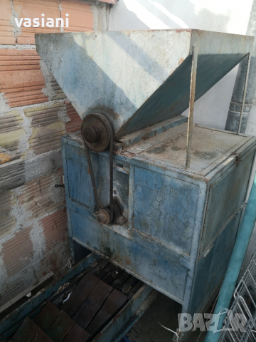 Машина за премахване на зелената обвивка на бадем , снимка 1