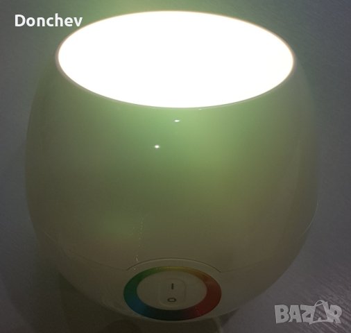 Цветна LED Лампа Phillips, снимка 4 - Лед осветление - 43423810