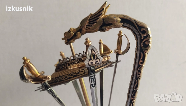 Филигранна пластика от Толедо – бронз и стомана, невероятно красив, снимка 3 - Антикварни и старинни предмети - 51643448