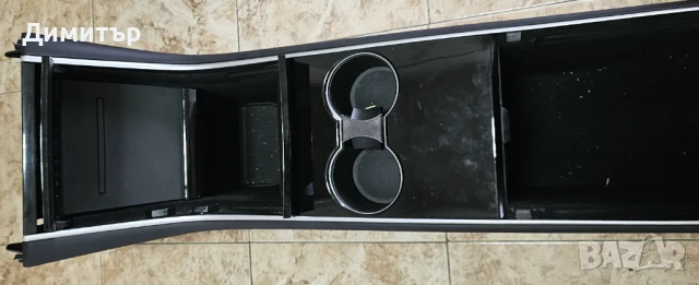 Тесла 3 Централна конзола