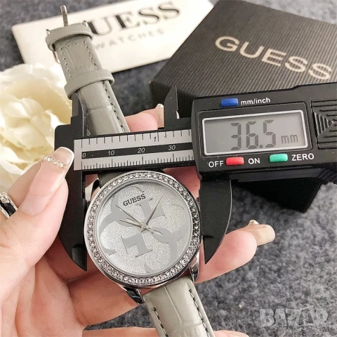 Дамски ръчен часовник Guess с кожена верижка, снимка 3 - Дамски - 52221048