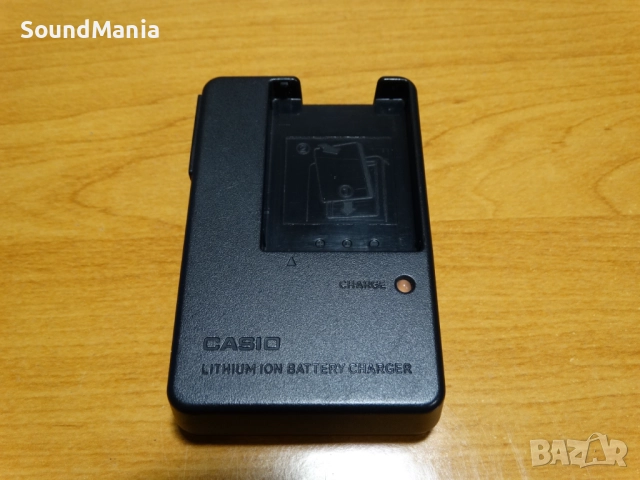 CASIO BC-11L - зарядно за фотобатерии ...