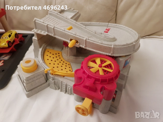 Две ретро писти за колички, снимка 10 - Коли, камиони, мотори, писти - 52944832