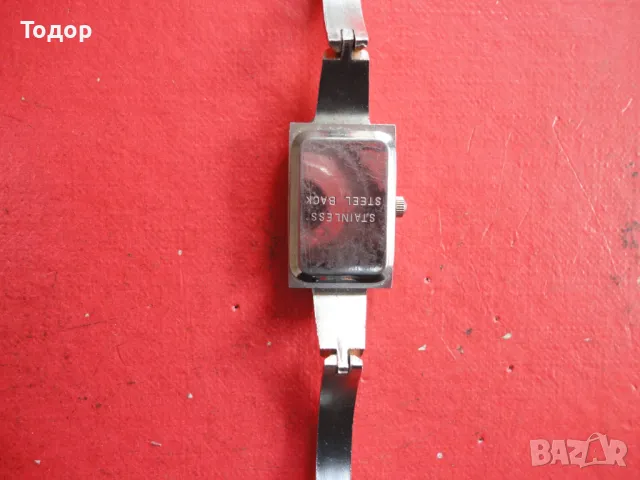 Дамски часовник Gucci, снимка 5 - Дамски - 49072689