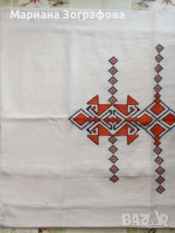 Възглавници "Българска бродерия" 5 модела, - Гоблен, модел от сп. "Burda", - Плетива на 1 кука 7 бр., снимка 9 - Антикварни и старинни предмети - 48893667