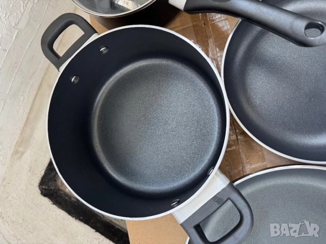 Комплект 8 Части - Тенджери, Тигани и Капаци Amazon Basics, Съдове за Готвене, Касерола!, снимка 11 - Съдове за готвене - 52734936