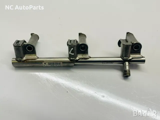 Горивна рейка лява за ЯГУАР JAGUAR F-TYPE X152​ 3.0 бензин V6 DX23-9G802-AA 0261555121 BOSCH 2015