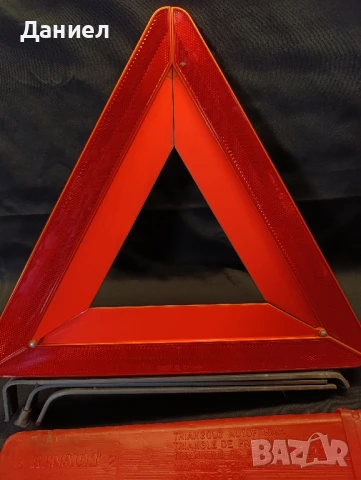 Триъгълник Рено, снимка 2 - Аксесоари и консумативи - 51241261
