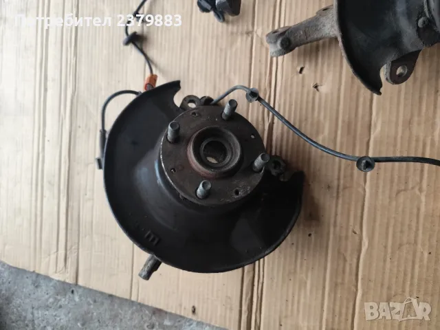 Ляв и десен шенкел главина от Honda jazz , снимка 2 - Части - 48791795