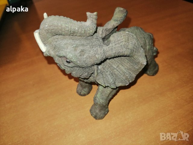 Продавам пластика фигура на слон, декорация за дома, снимка 2 - Декорация за дома - 43855111