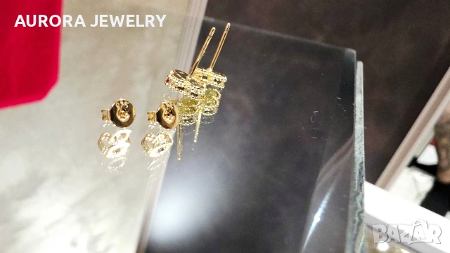 Van Cleef & Arpels VCA Gold Clear Sweet Alhambra Дамски Обеци, снимка 7 - Обеци - 53427840