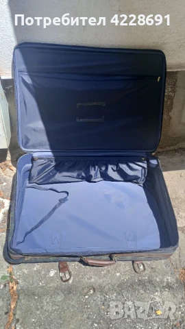Продавам голям куфар с колелца, снимка 3 - Куфари - 51228011