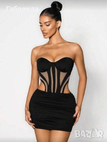 Къса черна рокля