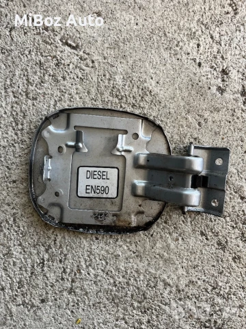 Вратичка капаче резервоар Мицубиши Аутлендър 2 Mitsubishi Outlander (2006-2012), снимка 2 - Части - 51099856