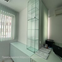 Стъклени шкафове, снимка 1 - Шкафове - 43477918