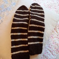 Ръчно плетени мъжки чорапи от вълна, размер 43, снимка 3 - Мъжки чорапи - 43199551