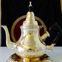 Кана,чайник бронз 1 кг. , снимка 1 - Антикварни и старинни предмети - 36470585