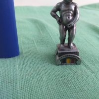  Метална фигура Manneken Pis Брюксел Фигурка Белгия Статуя Пикаещо момче Фигура, снимка 3 - Други ценни предмети - 33552285