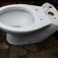 Тоалетна чиния - гърне, снимка 1 - Душ кабини и вани - 37179605
