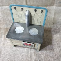 Старинна метална играчка- готварска печка, снимка 2 - Антикварни и старинни предмети - 39089025