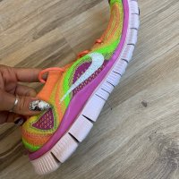 Оригинални цветни маратонки Nike Wmns Flyknit+! 40,5 н, снимка 9 - Маратонки - 43910547