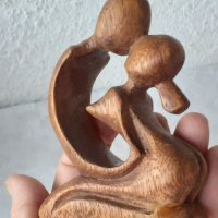 любов целувка дървена фигура статуетка дърворезба, снимка 1 - Статуетки - 37053453