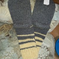 Ръчно плетени мъжки вълнени чорапи размер 42, снимка 2 - Мъжки чорапи - 38628475