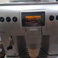 Кафемашина Saeco Royal One Touch Cappuccino с БГ Меню. Отлична !, снимка 5 - Кафемашини - 35268760